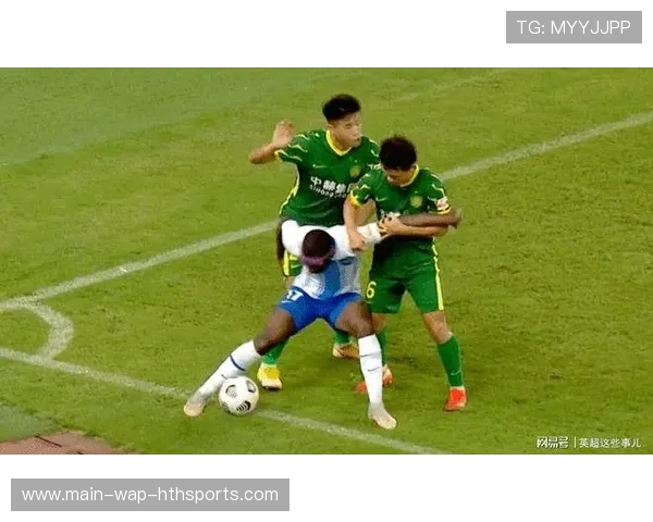 天津津门虎反击线路清晰,斜传身后直达禁区 天津津门虎反击线路清晰,斜传身后直达禁区